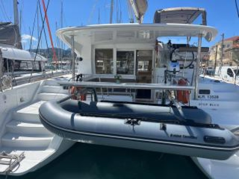 Catamaran rental in Lefkáda - Lagoon Lagoon 39