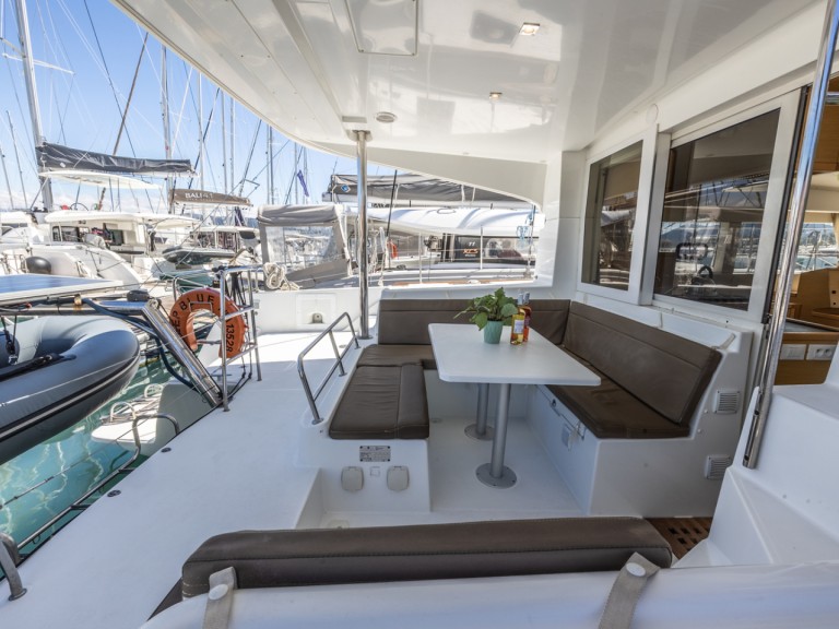 Catamaran rental with or without captain Lagoon Lefkáda