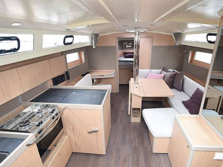 Sailboat for rent Empuriabrava at the best price