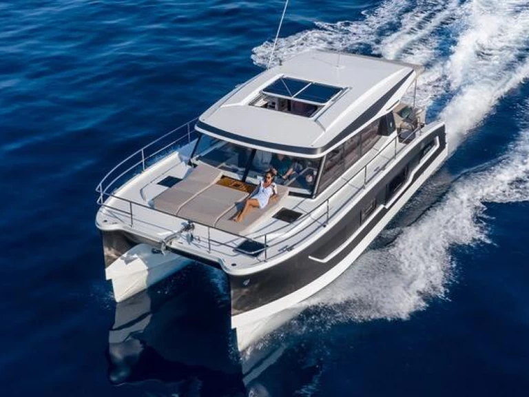 Bareboat Rental Motorboat Fountaine Pajot with a boat licence