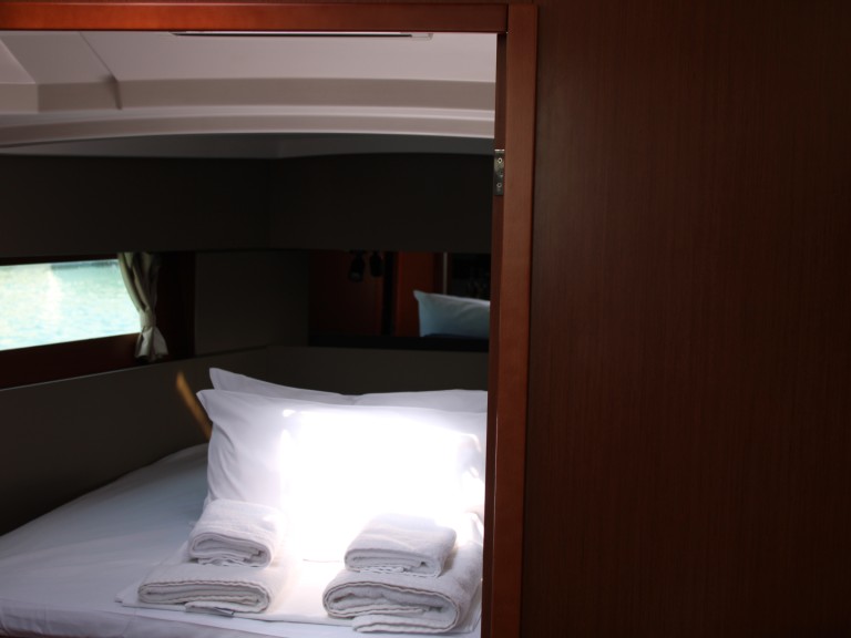 Sailboat rental in Lávrio - Bénéteau Oceanis 38.1