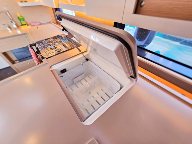 Sailboat for rent Kaštel Gomilica at the best price