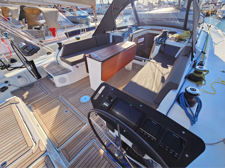 Sailboat for rent Kaštel Gomilica at the best price