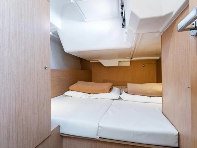 Bénéteau Oceanis 38 charter bareboat or captained in  Empuriabrava