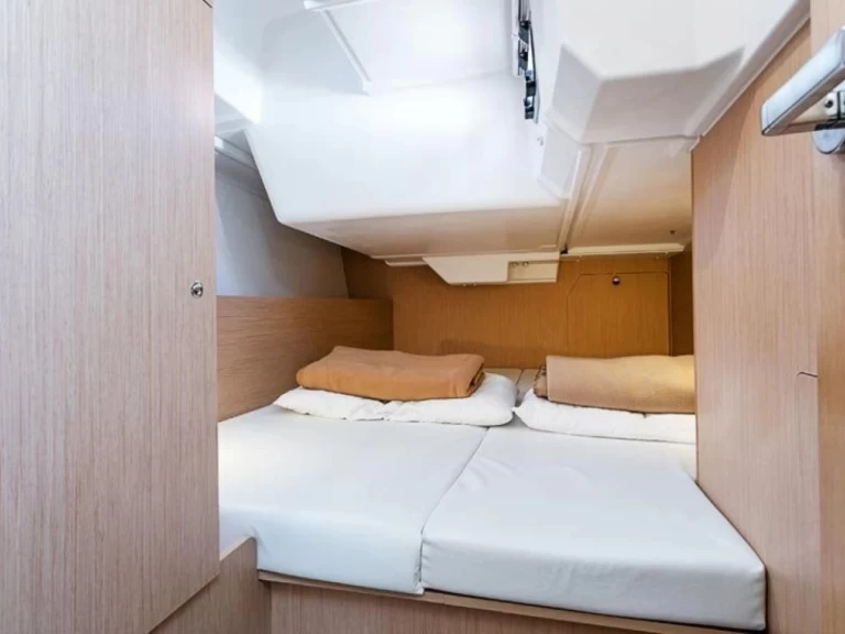 Bénéteau Oceanis 38 charter bareboat or captained in  Empuriabrava