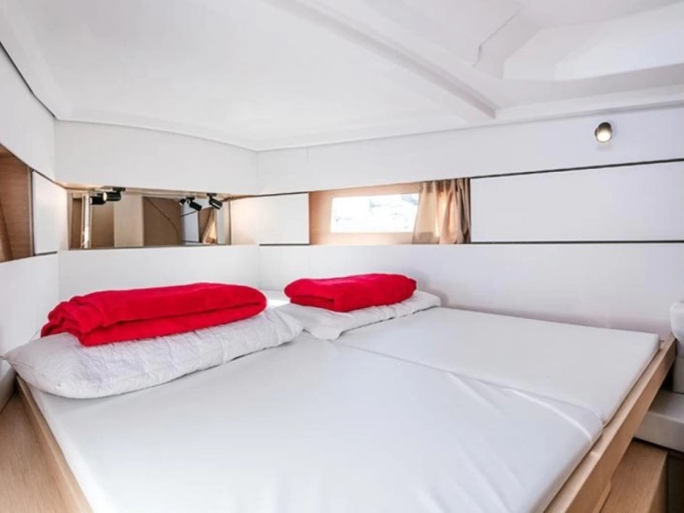 Sailboat rental in Empuriabrava - Bénéteau Oceanis 38