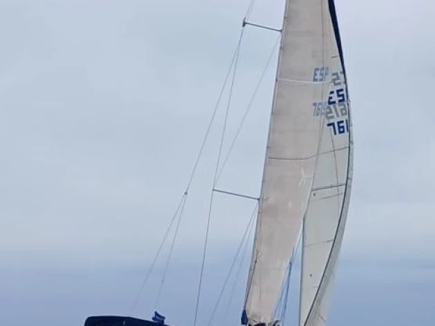 Jeanneau Sun Odyssey 40 charter bareboat or captained in  Hondarribia