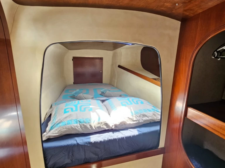 Catamaran for rent Mooréa Island at the best price