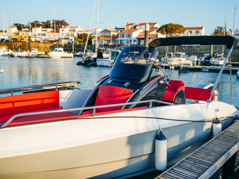 Bareboat Rental Motorboat Prua al vento with a boat licence