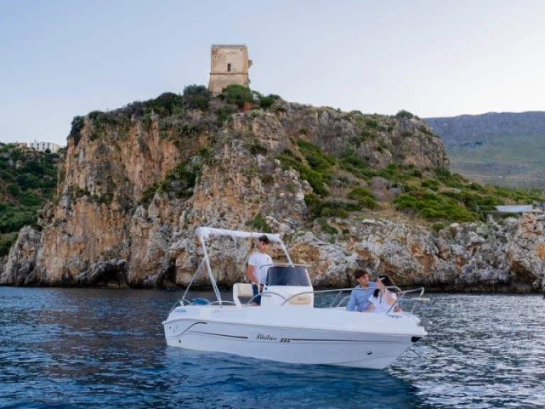 Boat rental bluline cantiere tancredi bluline in Castellammare del Golfo on Samboat