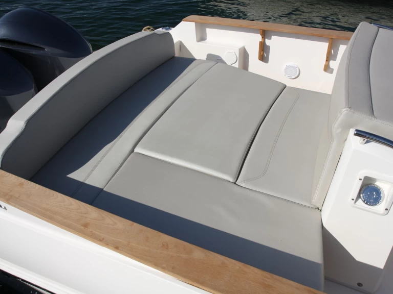 Boat rental Capelli Cap 28 WA in Latchi on Samboat