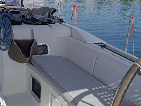 Bareboat Rental Sailboat Jeanneau with a boat licence