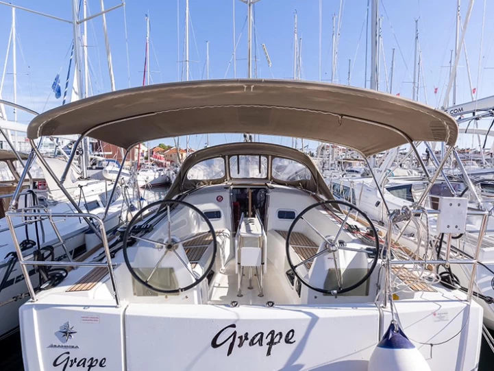 Bareboat Rental Sailboat Jeanneau with a boat licence