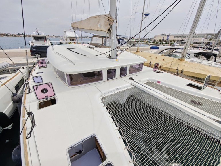 Boat rental Lagoon Lagoon 400 S2 in Sukošan on Samboat