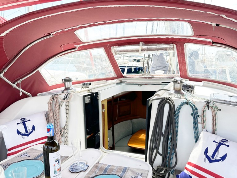 Boat rental Bénéteau Oceanis 393 Clipper in Athens on Samboat