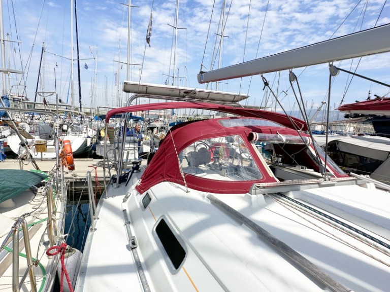 Bénéteau Oceanis 393 Clipper in Athens on SamBoat