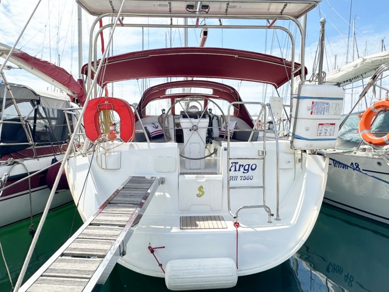 Rent a Bénéteau Oceanis 393 Clipper Athens