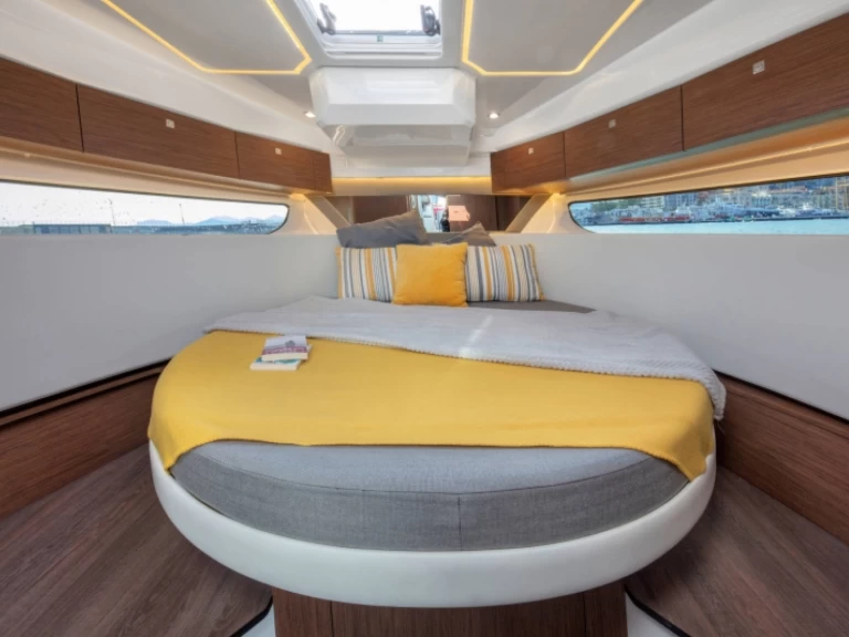 Yacht charter Zadar cheap Merry Fisher 1095 Fly