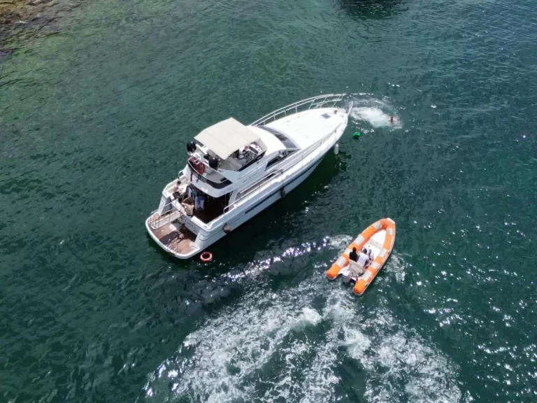 Vip costom made charter bareboat or captained in  Beşiktaş