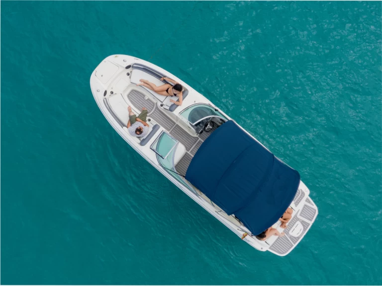 Boat rental Sea Ray Sea Ray 260 Sundeck in Ibiza Town on Samboat