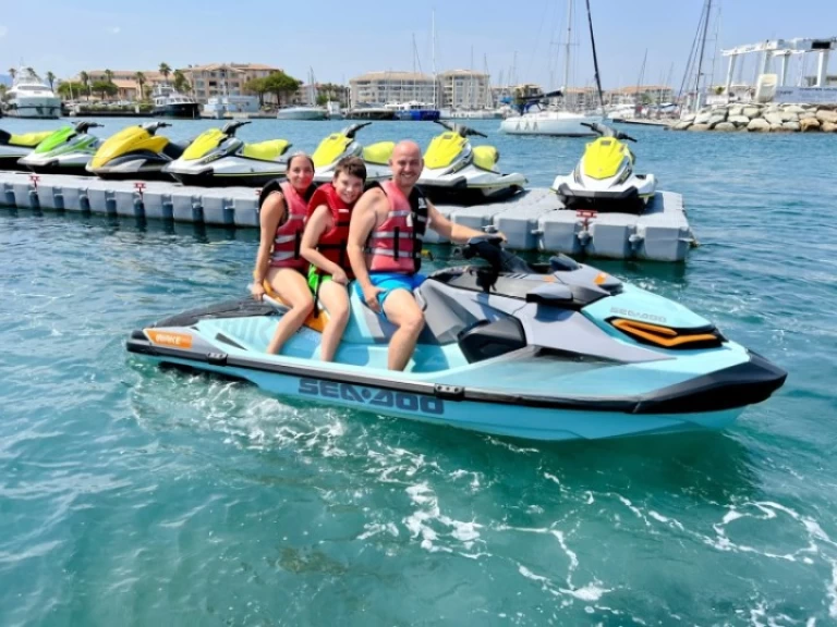 Boat rental Sea-Doo GTX 230 in Fréjus on Samboat