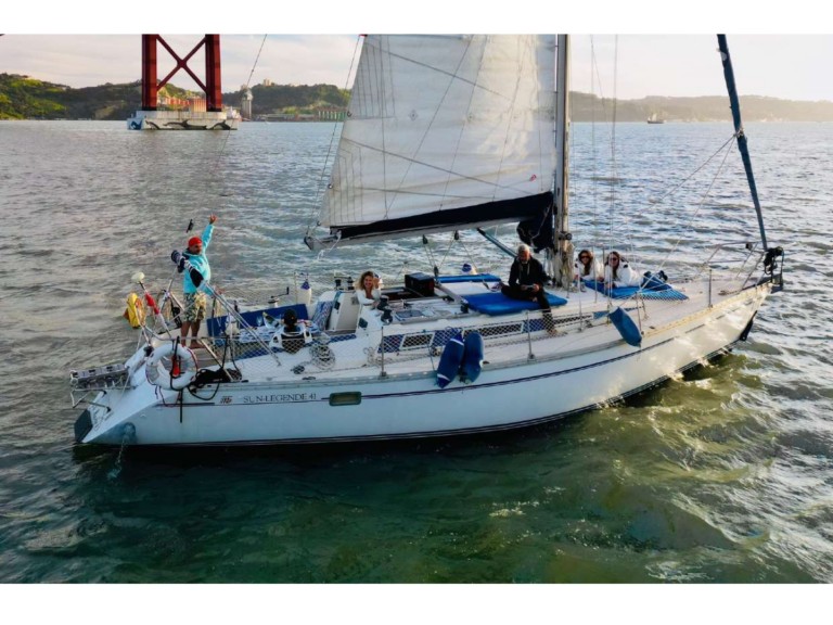 Sailboat rental in Horta - Jeanneau Sun légende 41