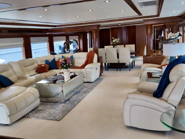 Luxury Yacht for rent Nassau at the best price