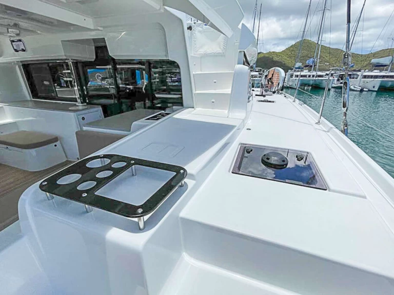 Yacht charter British Virgin Islands (BVI) cheap OCEANS 8