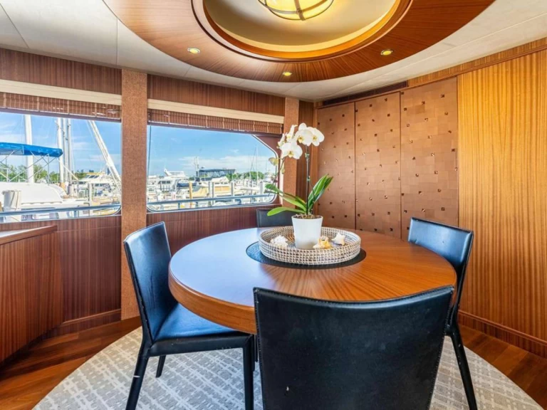 Luxury Yacht rental with or without captain CHEOY LEE Stuart