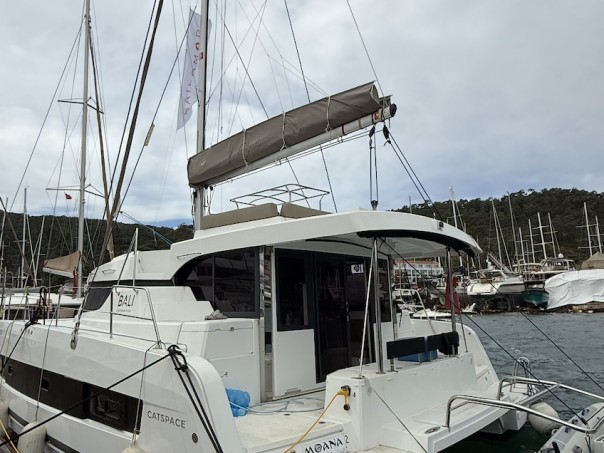 Bareboat Rental Catamaran Bali with a boat licence
