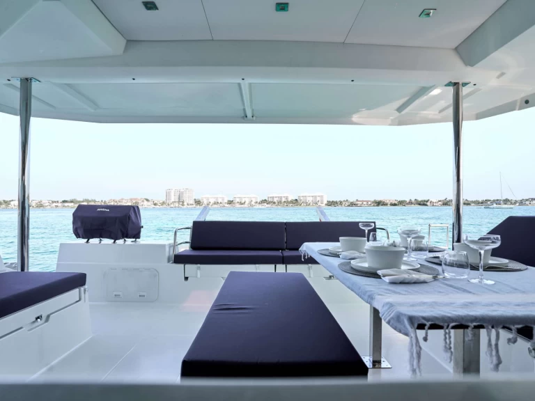 Bareboat Rental Luxury Yacht Fountaine Pajot with a boat licence