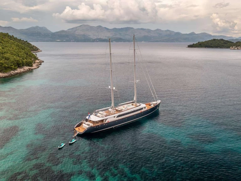 Rent a Rayburn Custom Yachts Nocturno Croatia