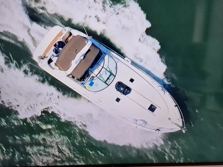 Boat rental Sea Ray Sea Ray 400 Sundancer in City and County of Swansea on Samboat
