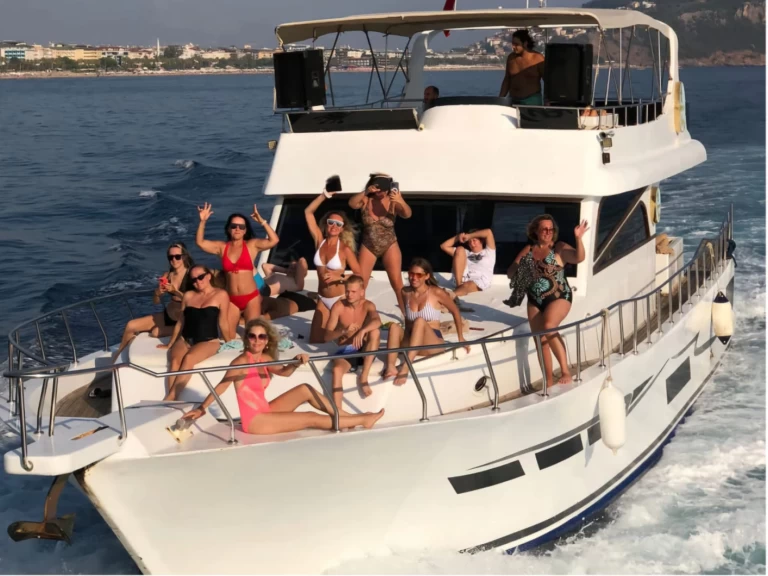 Luxury Yacht for rent Alanya at the best price