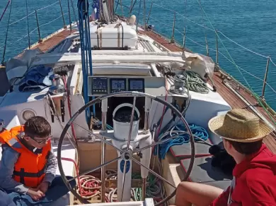 Sailboat rental with or without captain Kit Marine Port-Camargue