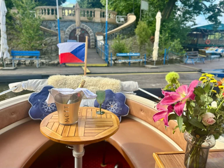 Motorboat rental in Prague - Joda 7500