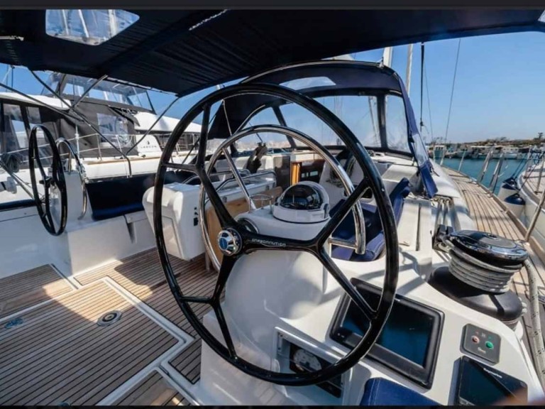 Jeanneau Sun Odyssey 519 in Tropea on SamBoat