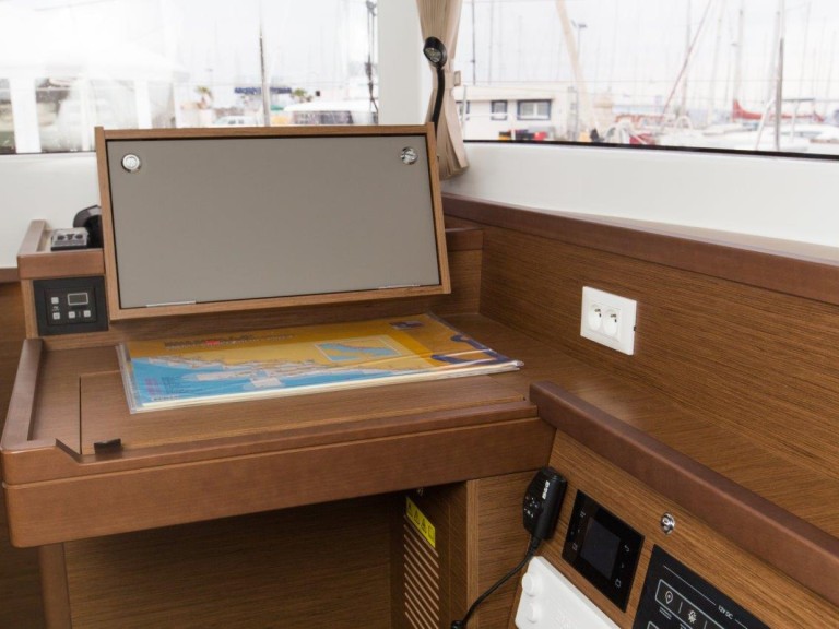 Catamaran rental in Split - Lagoon Lagoon 40