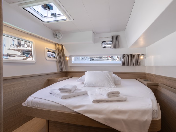 Yacht charter Split cheap Lagoon 42