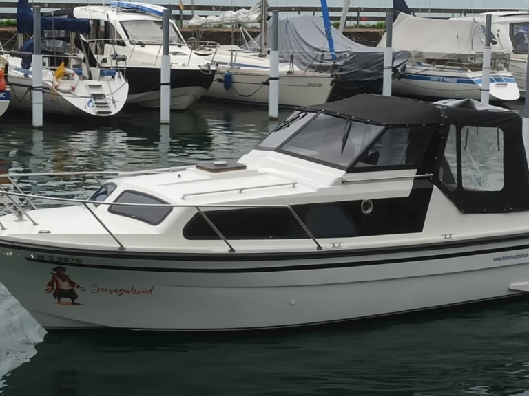 Bareboat Rental Motorboat elna with a boat licence