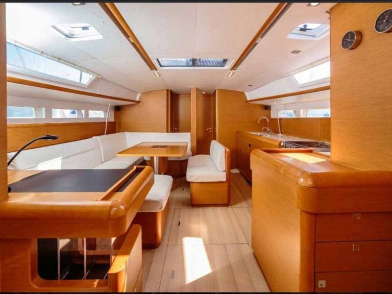 Sailboat rental with or without captain Jeanneau Tropea