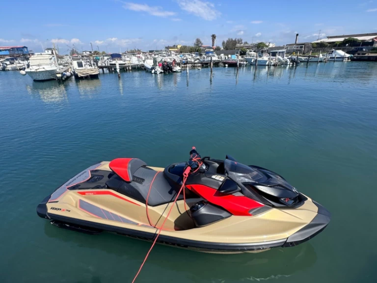 Jet ski for rent Cannigione at the best price