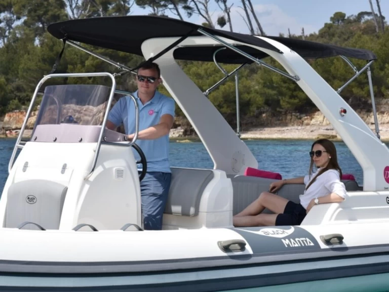 RIB rental in Juan-les-Pins - Black Manta B7