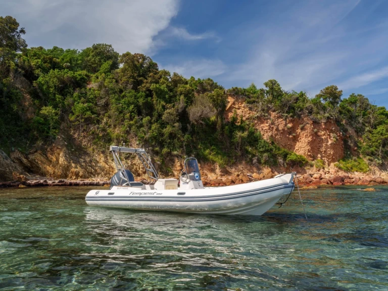 Bareboat Rental RIB Capelli with a boat licence