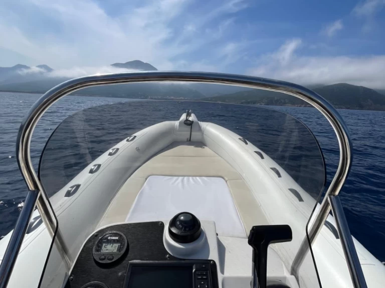 Capelli Tempest 650 in Galéria on SamBoat