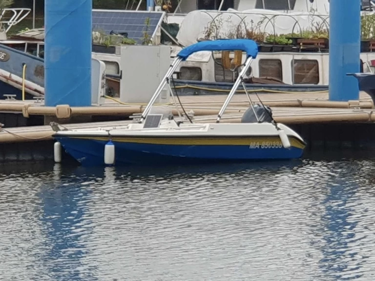 Rent a Canyon Rebel 14 Belleville-en-Beaujolais