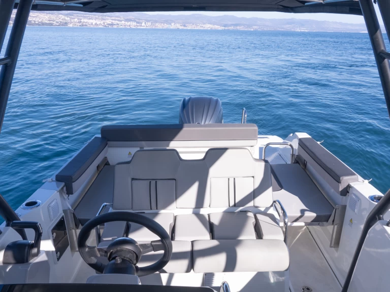 Yacht charter Ičići cheap Cap Camarat 7.5 WA