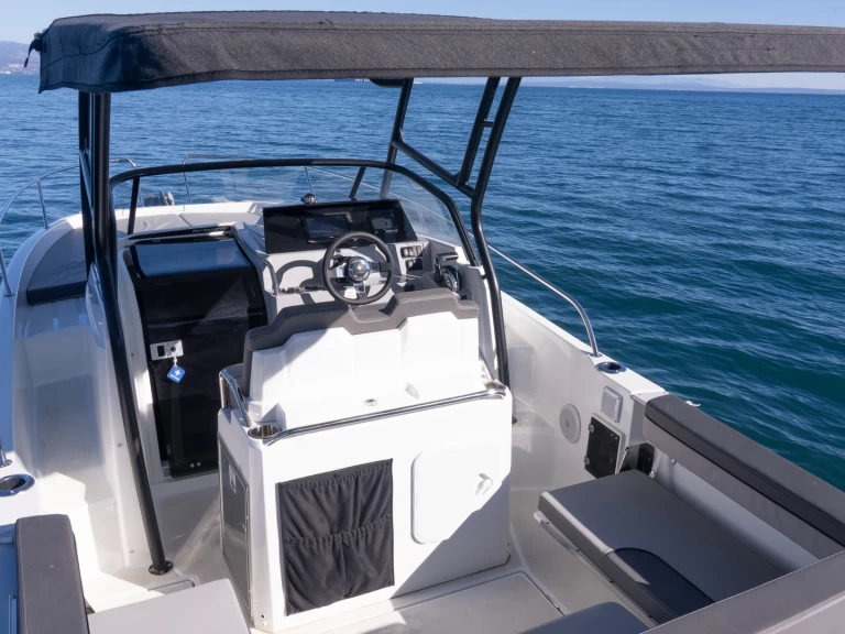 Motorboat rental in Ičići - Jeanneau Cap Camarat 7.5 WA