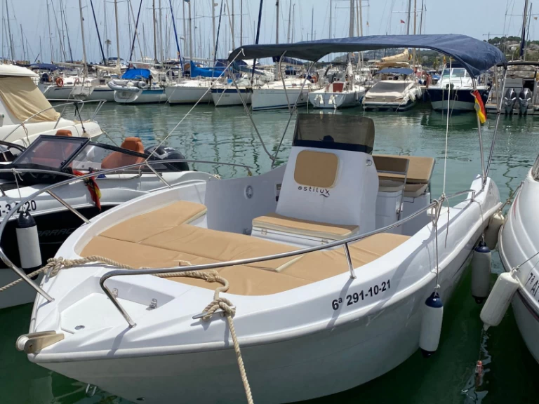 Motorboat rental in Valencia - Astilux Ax-600 Open