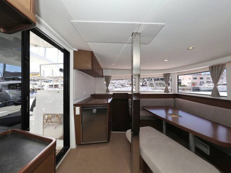 Lagoon Lagoon 42 in Le Marin on SamBoat